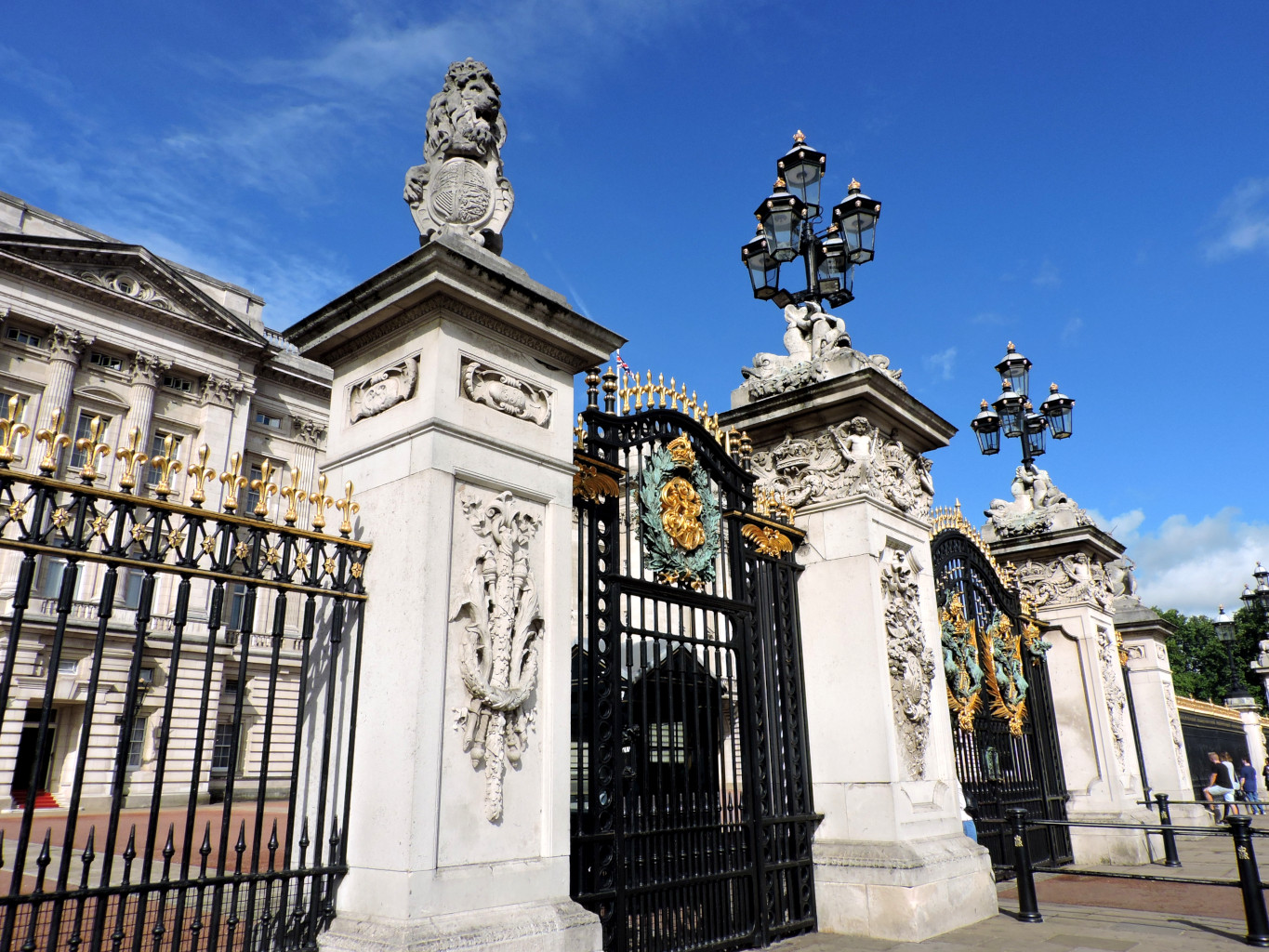 Visiting Buckingham Palace in London - how to plan it and what to